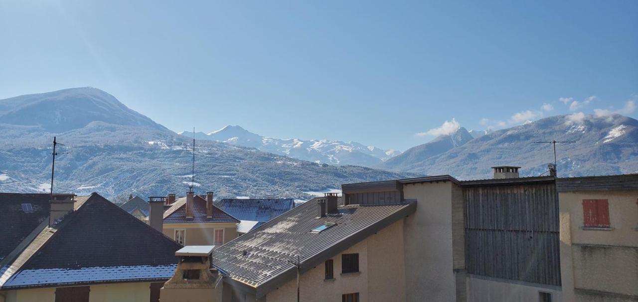 L'Hivernet, Grand Triplex Neuf Au Coeur D'Embrun Acces Facile Exterior foto